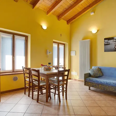 Apartment Parigi Civate